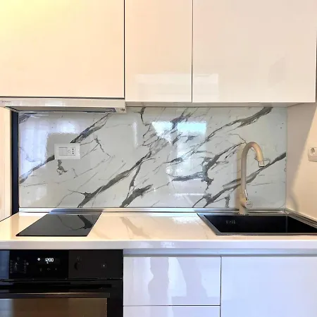 Ama's 1br Ap 1 - Parking, Sea View & Kitchen Daire *