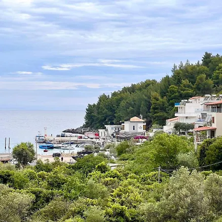 Ama's 1br Ap 1 - Parking, Sea View & Kitchen