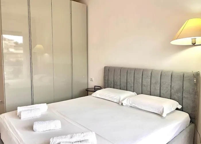 Ama's 1br Ap 1 - Parking, Sea View & Kitchen * Himarë