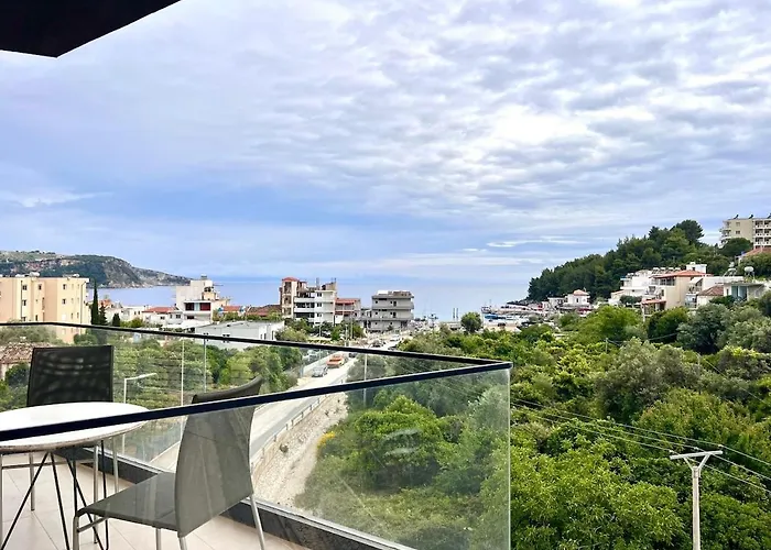 Ama's 1br Ap 1 - Parking, Sea View & Kitchen