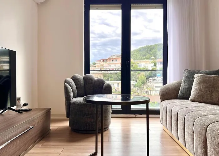 Ama's 1br Ap 1 - Parking, Sea View & Kitchen Daire Himarë