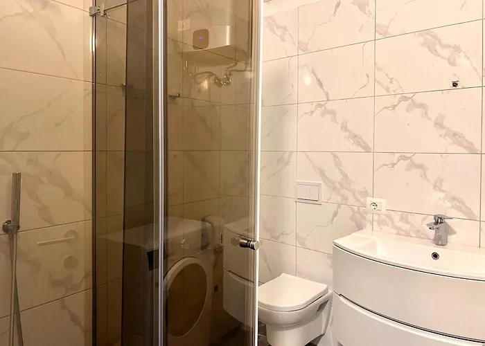 Ama's 1br Ap 1 - Parking, Sea View & Kitchen *