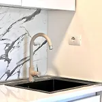 Ama's 1br Ap 1 - Parking, Sea View & Kitchen Appartamento Himare