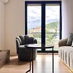 Ama's 1br Ap 1 - Parking, Sea View & Kitchen Appartamento Himare