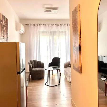 Ama's 1br Ap 1 - Parking, Sea View & Kitchen * Himarë