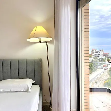 Ama's 1br Ap 1 - Parking, Sea View & Kitchen 아파트 *