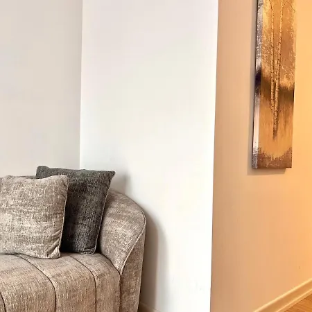 Ama's 1br Ap 1 - Parking, Sea View & Kitchen Daire Himarë