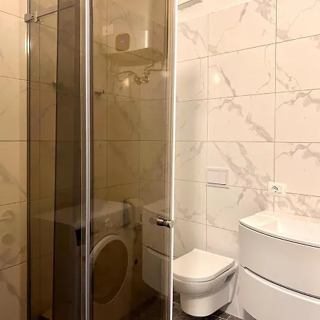 Ama's 1br Ap 1 - Parking, Sea View & Kitchen *