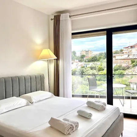 Ama's 1br Ap 1 - Parking, Sea View & Kitchen Daire