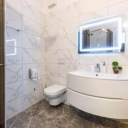 Daire Ama's 1br Ap 1 - Parking, Sea View & Kitchen