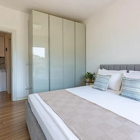 Ama's 1br Ap 1 - Parking, Sea View & Kitchen *